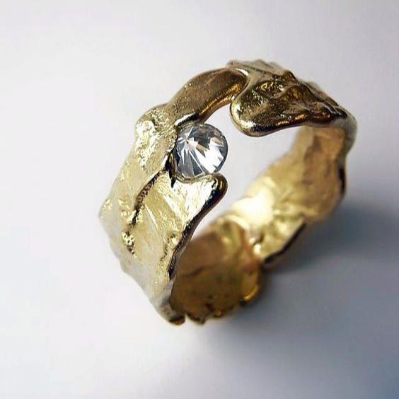 Vintage Inlaid Zirconia Gold Forged Ring