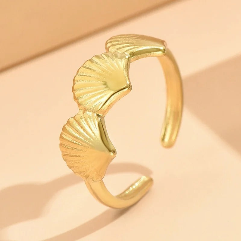 Vintage Gold Leaf Trio Open Ring