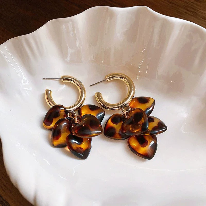 Vintage C-Shaped Flower Classic Gold Hoops