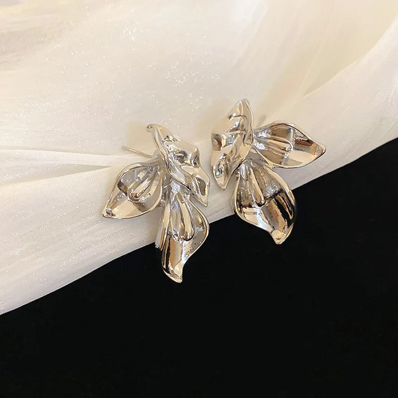 Vintage Silver Curved Leaf-Shaped Earrings