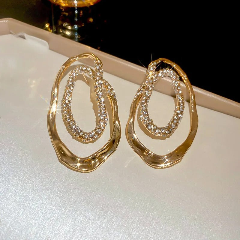 Vintage Gold Sparkling Crystal-Studded Oval Frame Earrings