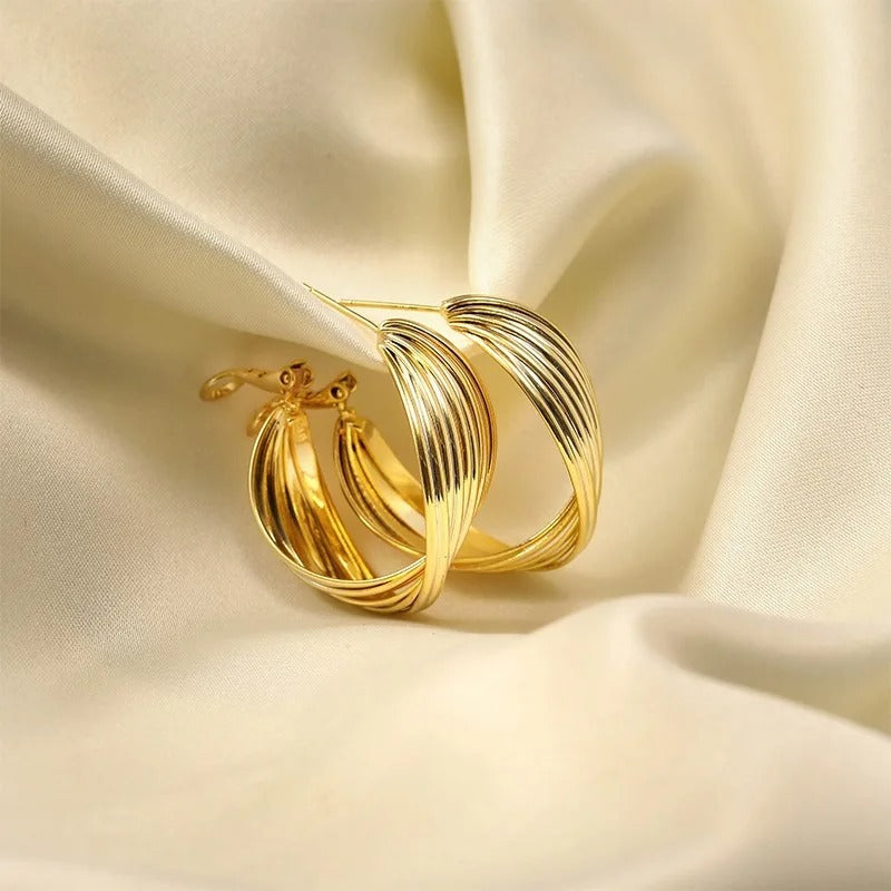 Vintage Geometric Gold Round Earrings