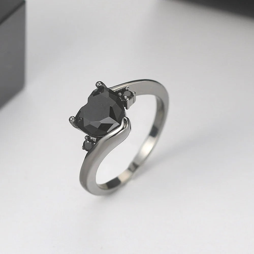 Silver Black Heart-Shaped Stone Ring