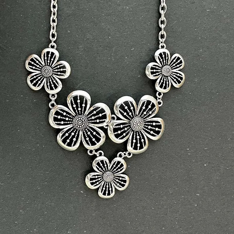 Vintage Black & Silver Flower Pendant Necklace