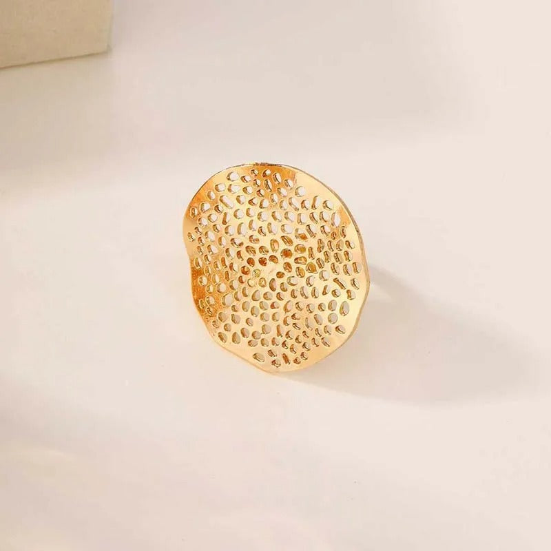 Vintage Gold Cut-Out Pattern Ring