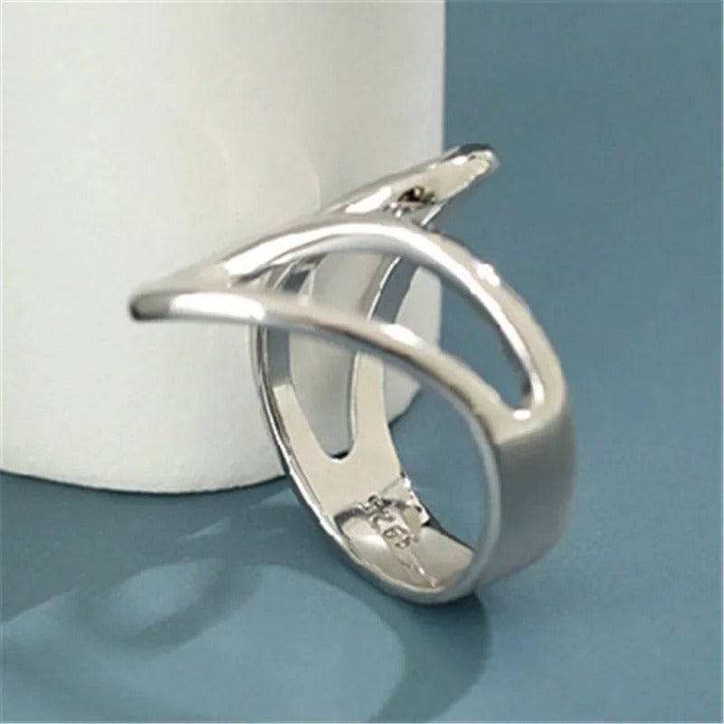Vintage Silver Intertwined Open-Loop Design Ring
