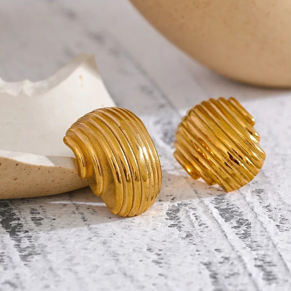 Vintage Gold Ribbed Hoop Earrings