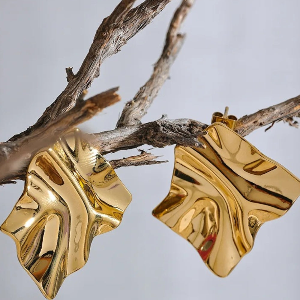 Vintage Gold Ripple Drop Earrings