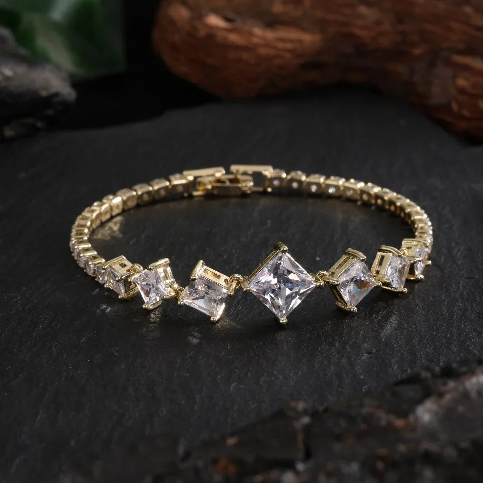 Vintage Gold Geometric Sparkle Bracelet