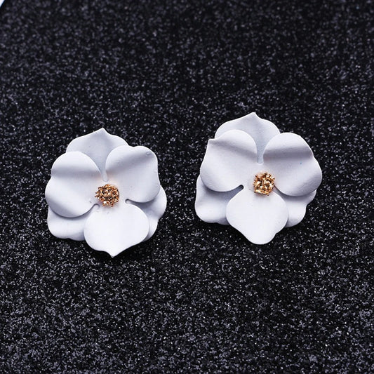 Vintage White Flower Earrings
