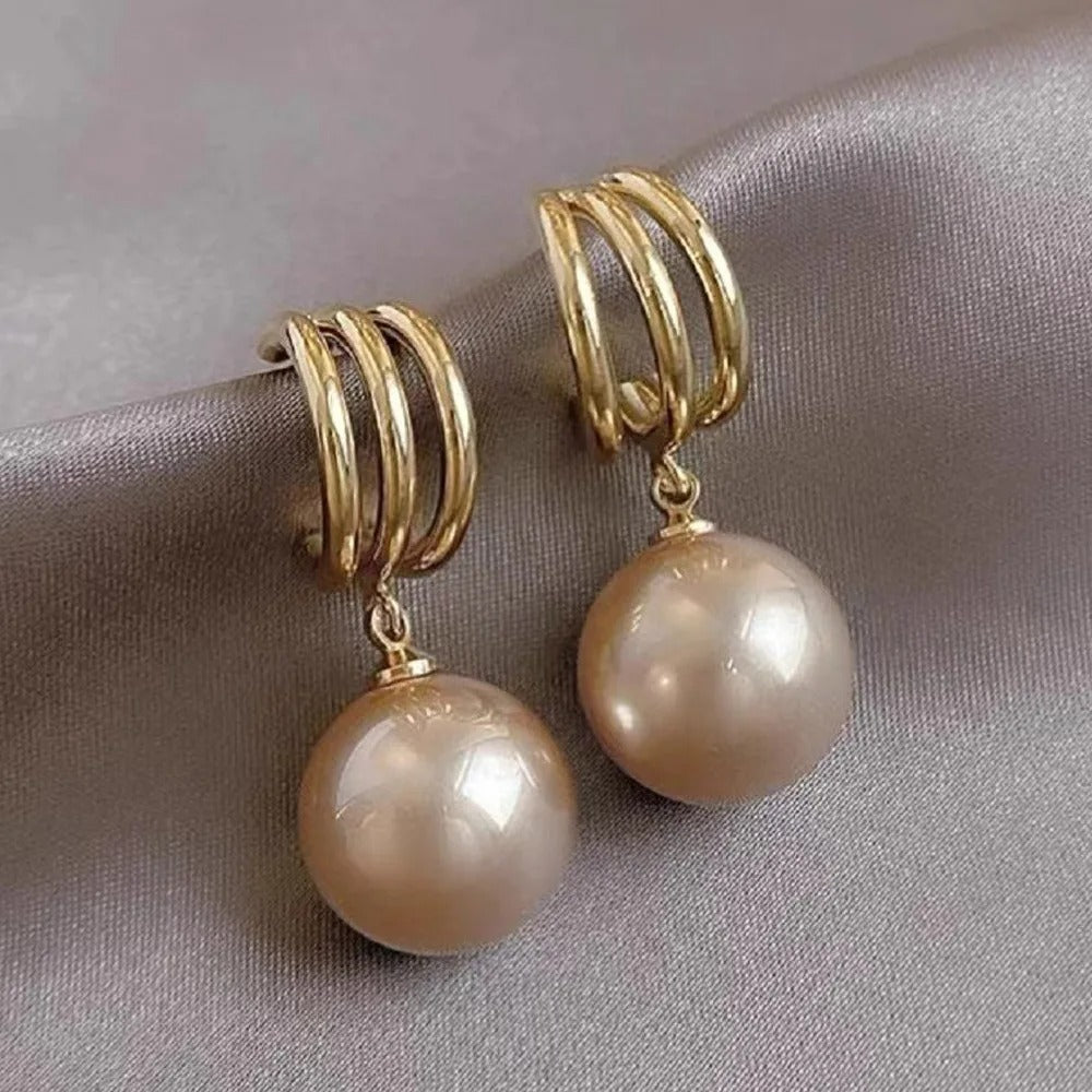Vintage Gold Claw Champagne Pearl Dangle Earrings