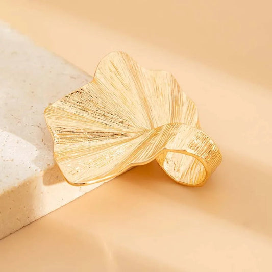 Vintage Gold Leaf Curved Texture Ring