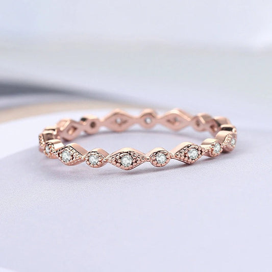 Vintage Rose Gold Diamond Stone & Wavy Design Ring
