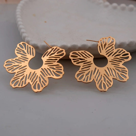 Vintage Gold Hollow Floral Earrings