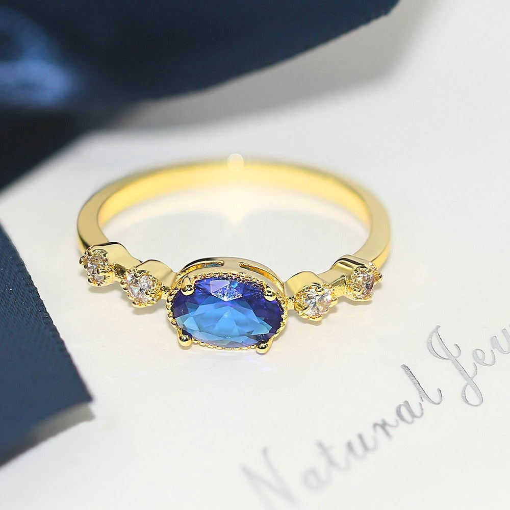 Vintage Gold Blue Oval Crystal Ring