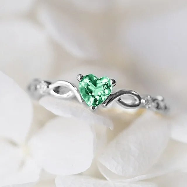 Classic Silver Green Heart Gemstone Swirl Ring