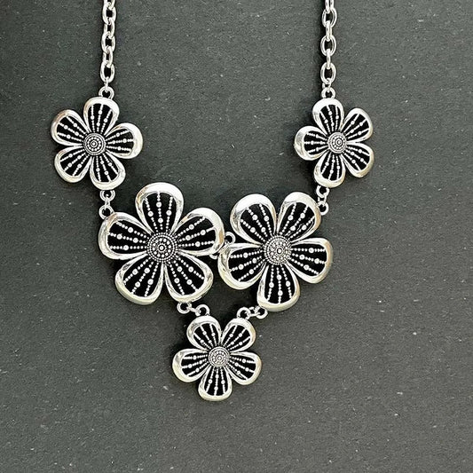 Vintage Black & Silver Flower Pendant Necklace
