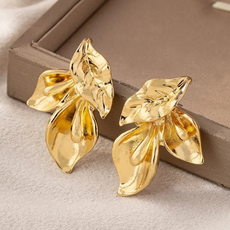 Vintage Gold Asymmetric Leaf Flower Stud Earrings