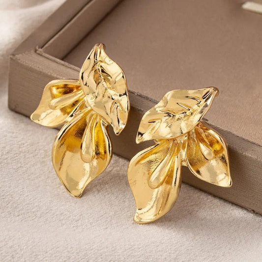 Vintage Gold Asymmetric Leaf Flower Stud Earrings
