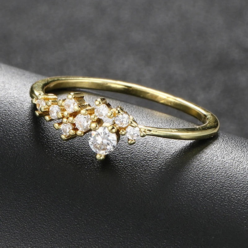 Vintage Gold Glittering Stone Cluster & Sleek Band Ring