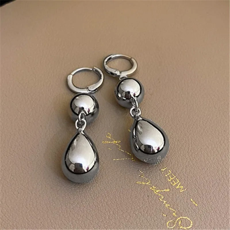 Vintage Silver Polished Teardrop Design Earrings