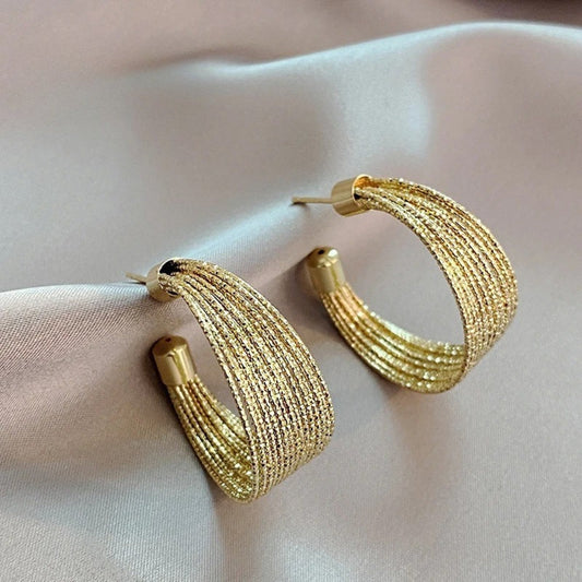 Vintage Gold C-Shaped Pendant Earrings