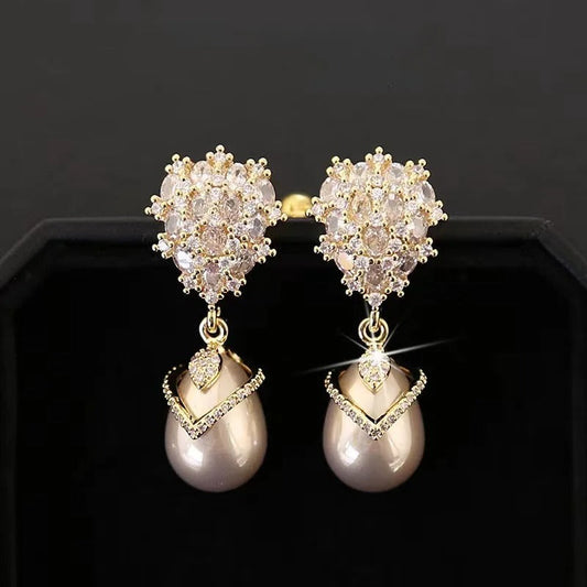 Vintage Pearl Teardrop Gold Earrings
