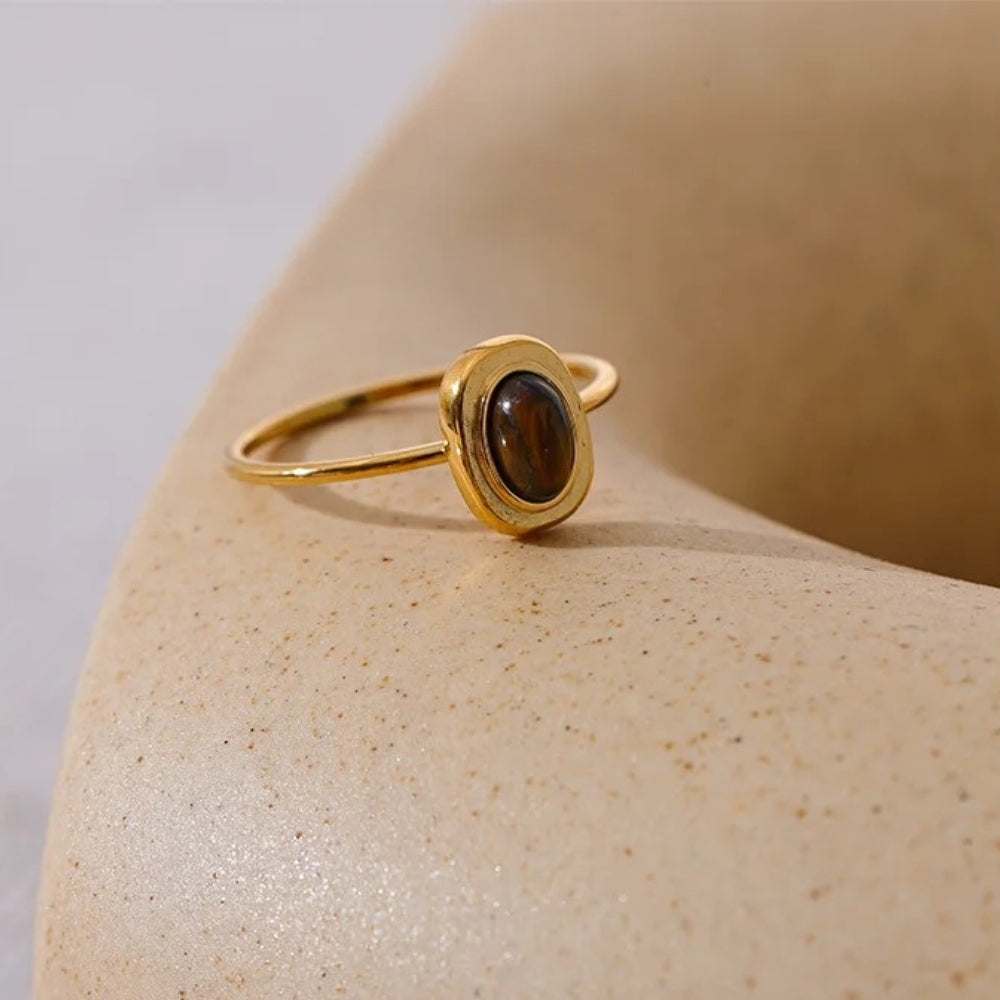 Vintage Brown Gemstone Gold Ring
